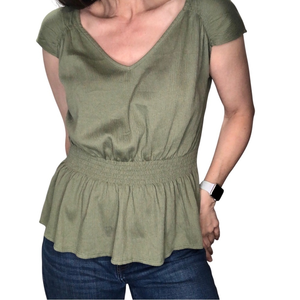 Old Navy Sz M Green Peplum Top Blouse V Neck Pullover Casual Feminine Office